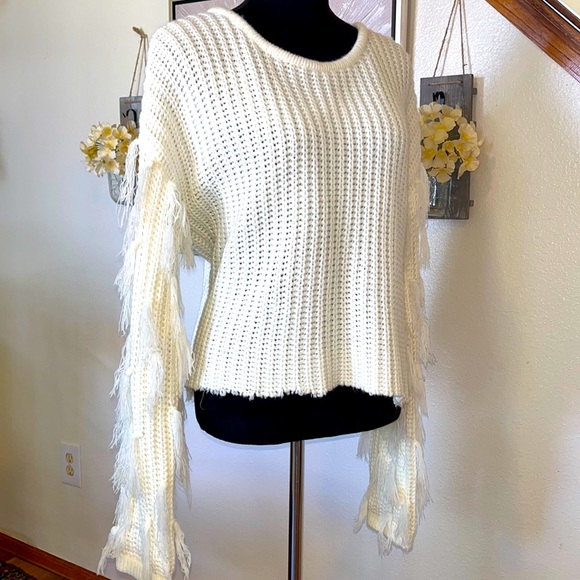 New! Hayden Los Angeles Cream Color Distressed/Fringe Raw Hem Comfy Sweater - Picture 6 of 11